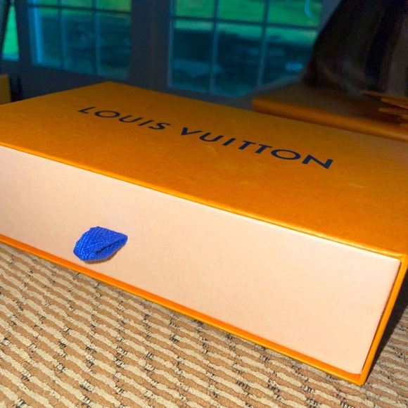 Louis Vuitton Accessory Box & Accessory Dust Bag - Picture 2 of 3